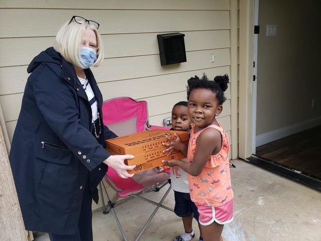 hidden homelessness Vogel Alcove Karen Hughes delivering pizza to families